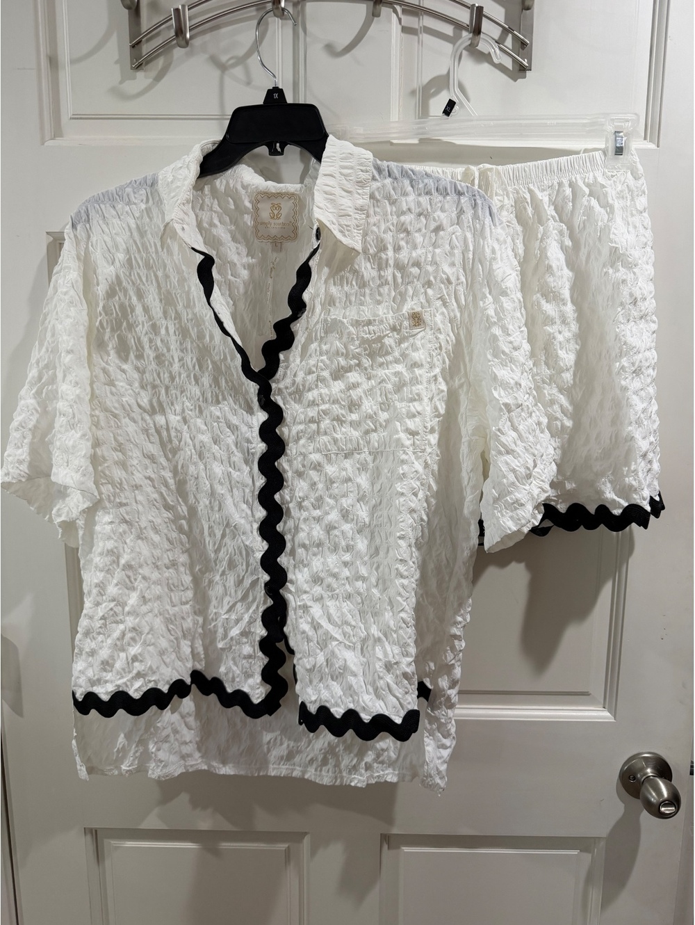 Simply Southern White Textured Two-Piece Set with Black Trim, Size Large